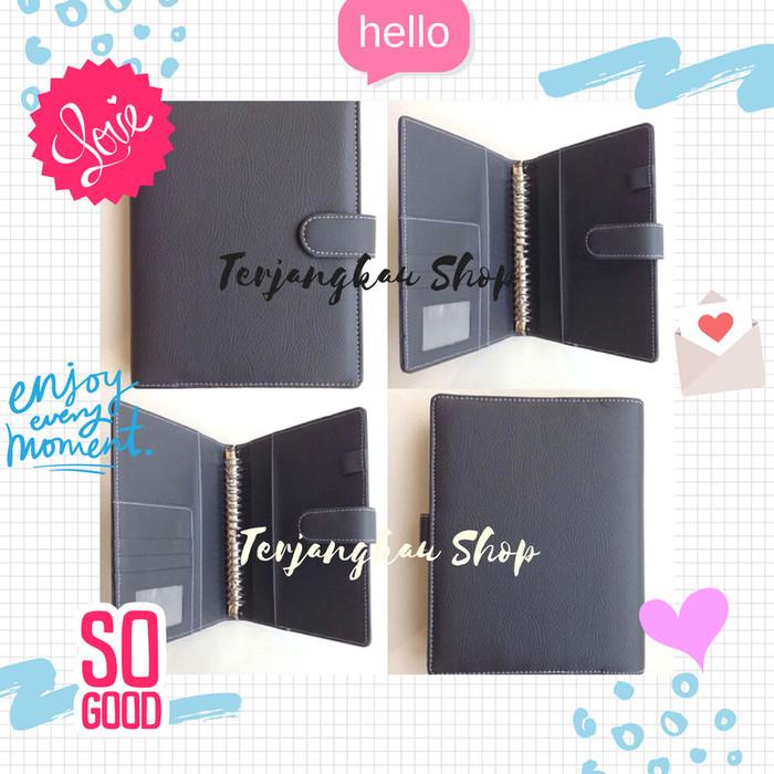 

Gia | Binder Polos Abu-Abu 26 Ring / Kertas B5