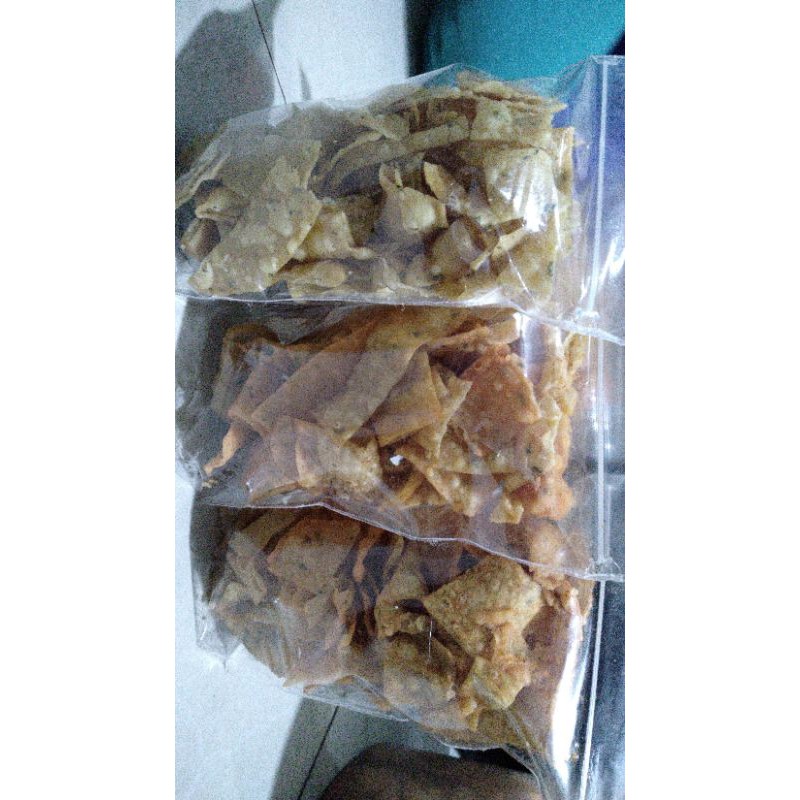 

krupuk pangsit n baju garacalle