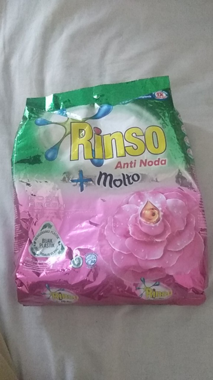 Rinso Anti Noda + Molto Rose Fresh 770g Deterjen Bubuk 770 Gr