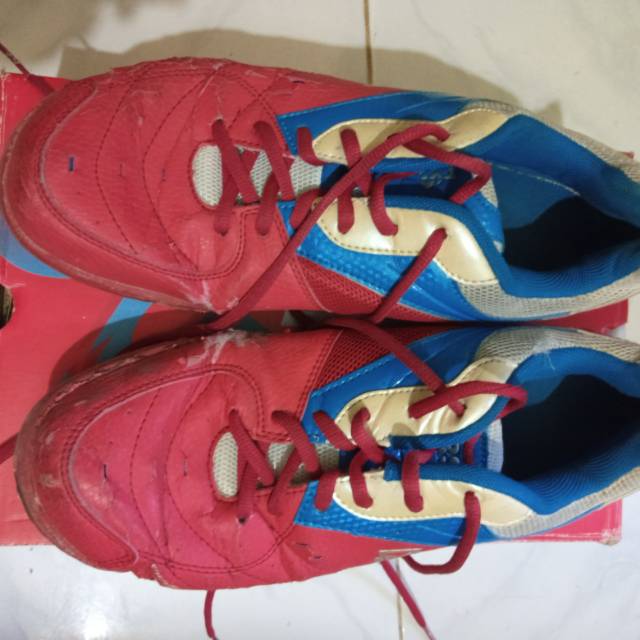 Sepatu reinforce speed