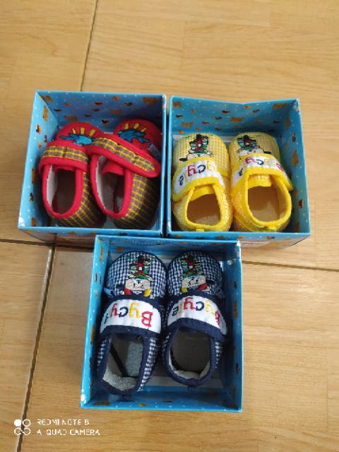 Sepatu Bayi Dalam kotak baby lucky