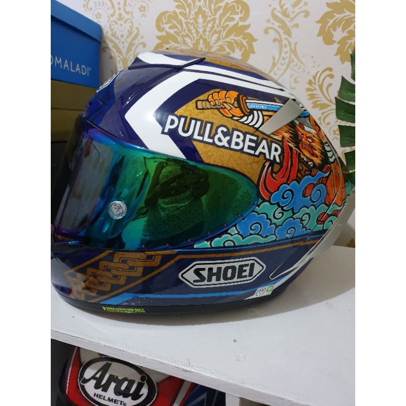 HELM SHOEI