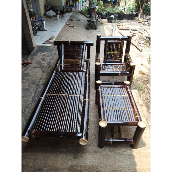 rosbang, kursi plus meja bambu hitam/Wulung, kursi santai, kursi rumahan, kursi minimalis, kursi mak