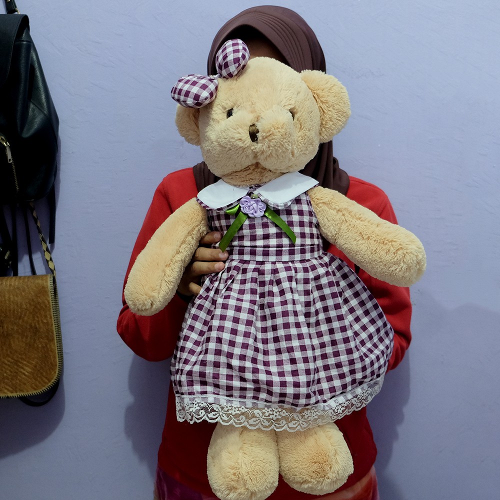 Boneka beruang teddy bear dress bahan sangat lembut kado Ultah besar