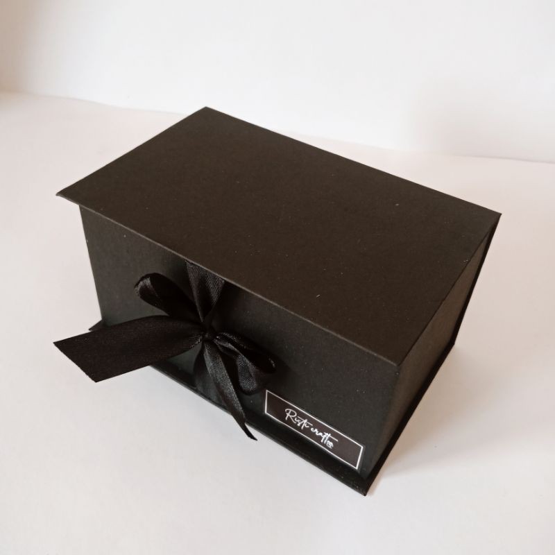 

Kotak kado | Gift box | Kotak hampers | Kado ulang tahun anniversary wisuda valentine