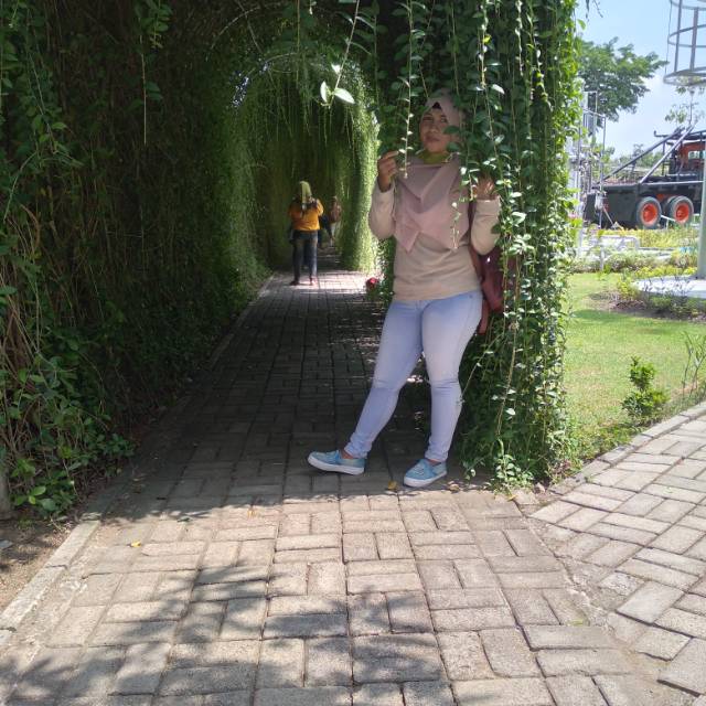 hennyratnabundaelovie