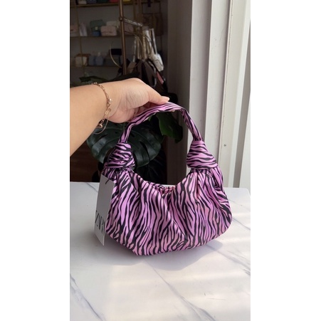 Zr clutch satin