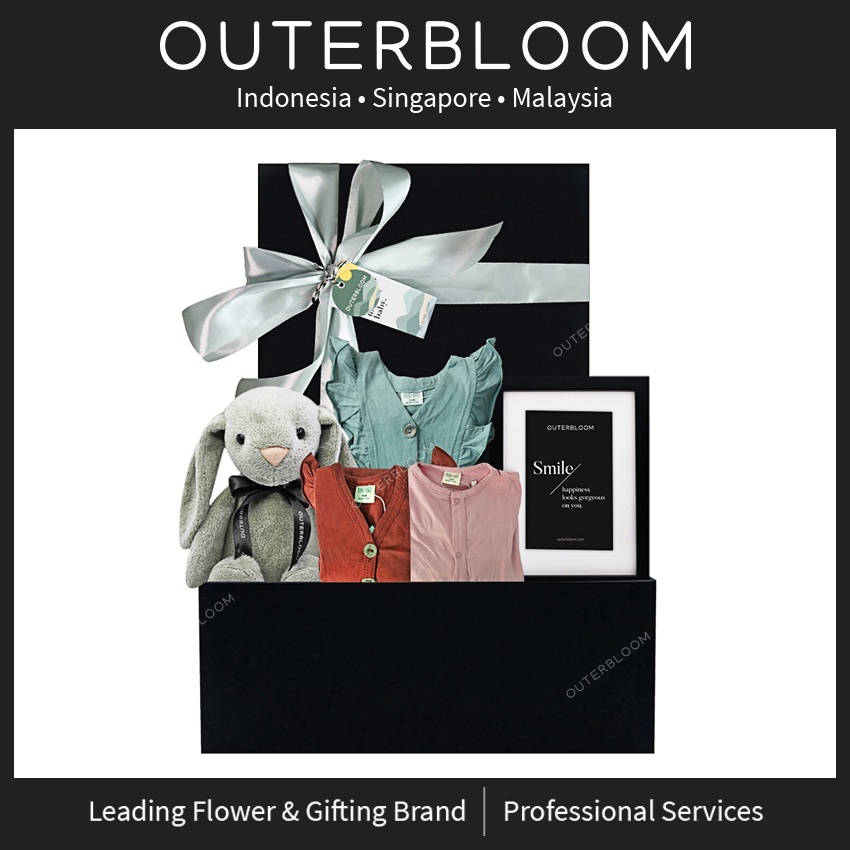 

Outerbloom x Boho Panna Princess Deluxe Hampers