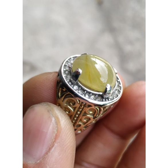 Yellow SapphireAfrica