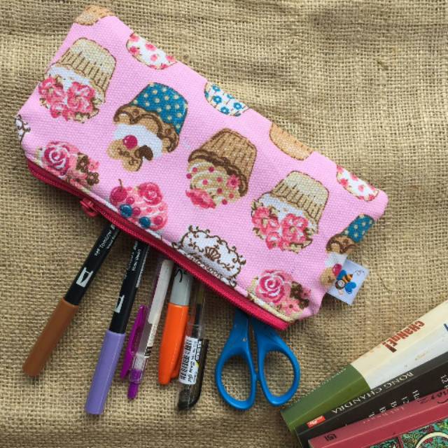 

PINK CUPCAKE Tempat Pensil Kanvas Pencil Case