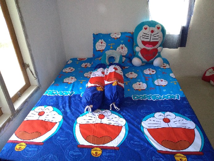 Lady Rose Sprei King (180x200) Dengan 2 Bantal - Doraemon