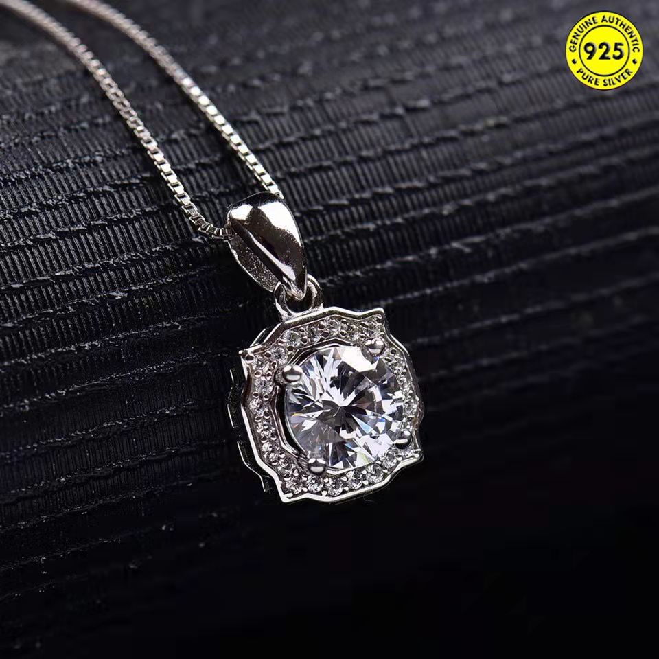 Eight Hearts and Eight Arrows Moissanite Pendant Female