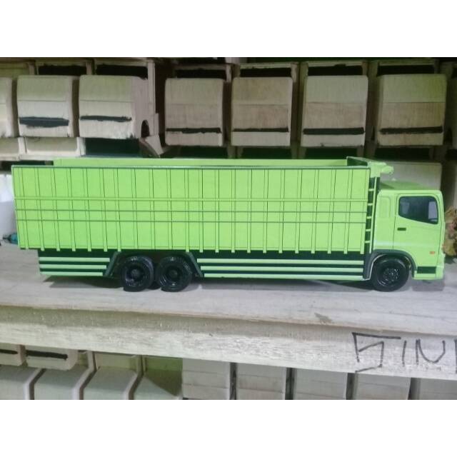 Miniatur Truk Hino 500