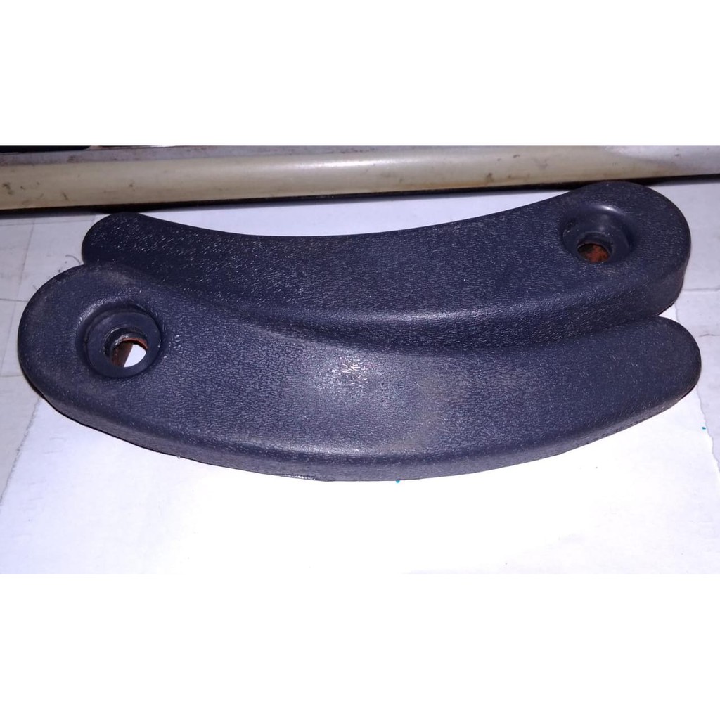Handle Jok tengah Kijang Kapsul