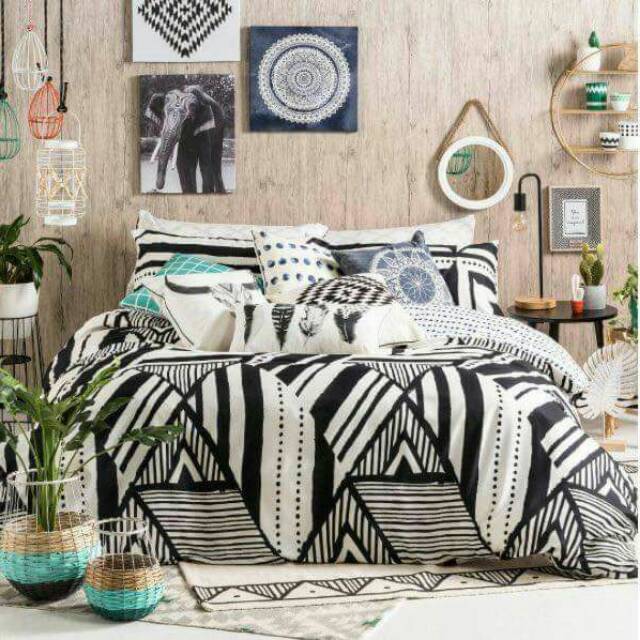 Sprei catra black and white