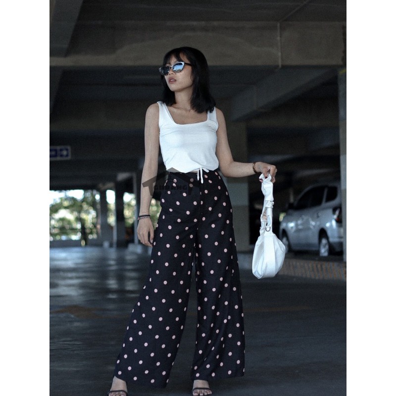 CELANA KULOT WANITA MOTIF POLKADOT HW Kancing Resleting CELANA KULOT WANITA MOTIF POLKADOT HW Kancing Resleting