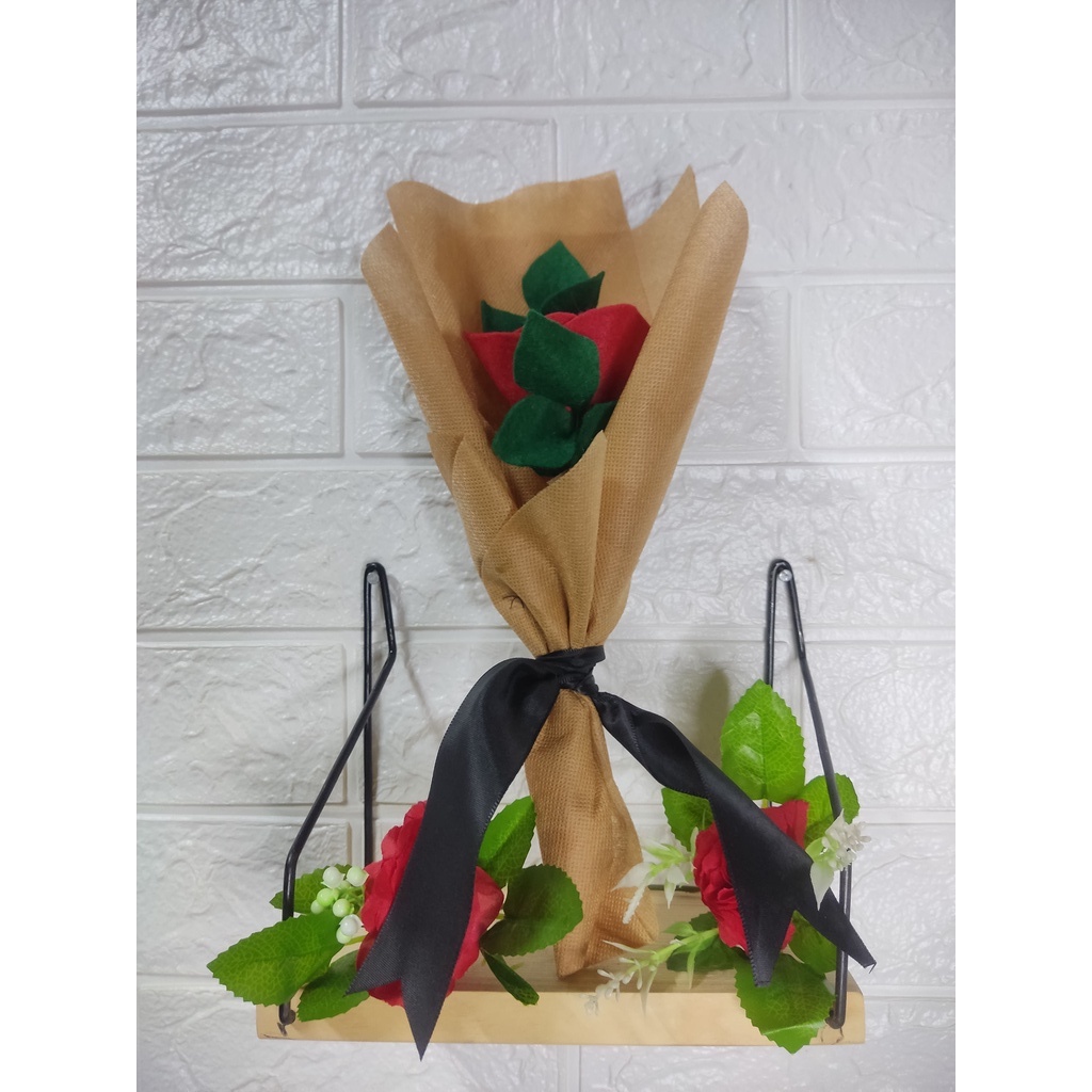 Bucket bunga flanel mawar 1 tangkai