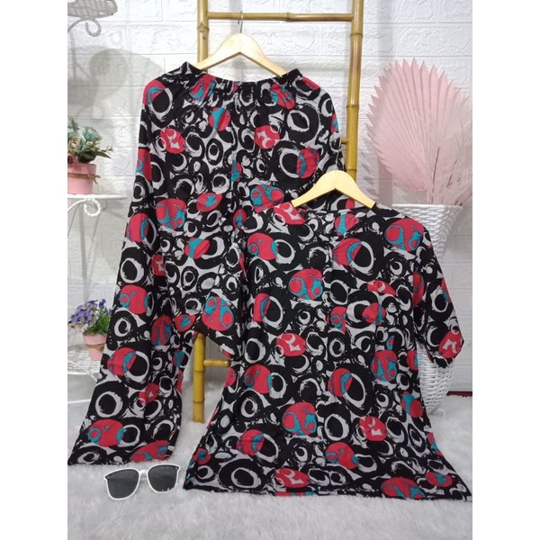 PIYAMA WANITA LENGAN PENDEK JUMBO KOMBINASI ONE SET PIYAMA WANITA RAYON MOTIF MURAH JUMBO KEKINIAN  PAJAMAS RAYON MOTIF KOMBINASI-Motif3