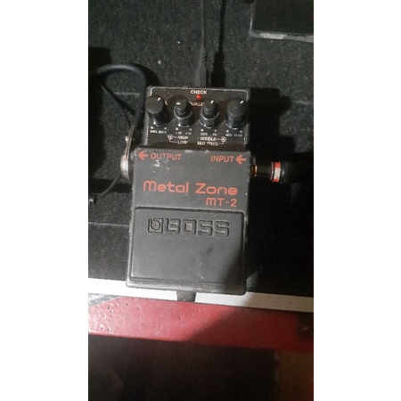 Metalzone Boss mt2 Second + EMG 85 pasif