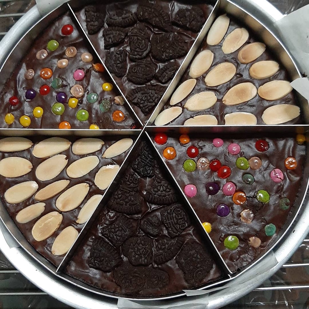 

Brownies fudgy shiny