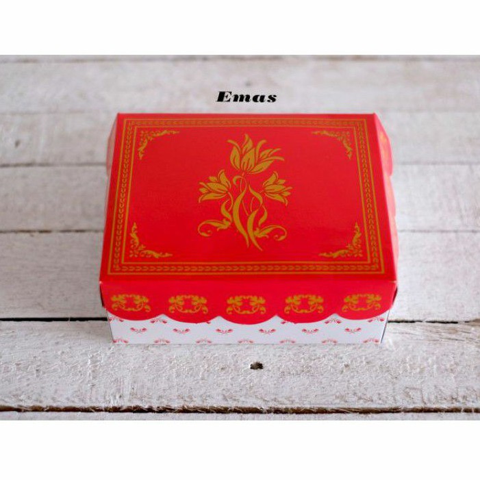 

Box snack Dus kue uk 15,5x12x6,7 type Mawar Emas R5k