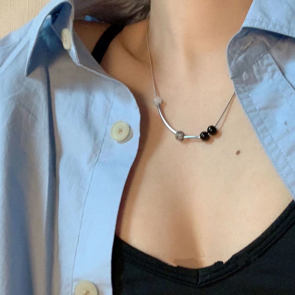 Kalung Rantai Klavikula Hias Batu Alam Warna Hitam Putih Gaya Vintage Korea Untuk Wanita