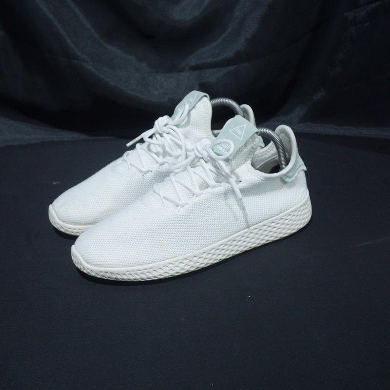 Sepatu adidas pharrell williams tennis hu original bekas