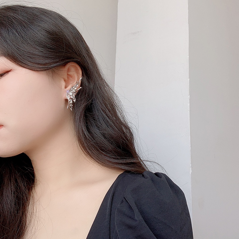 Anting Bentuk Sayap Kupu-Kupu Asimetris Gaya Retro Korea