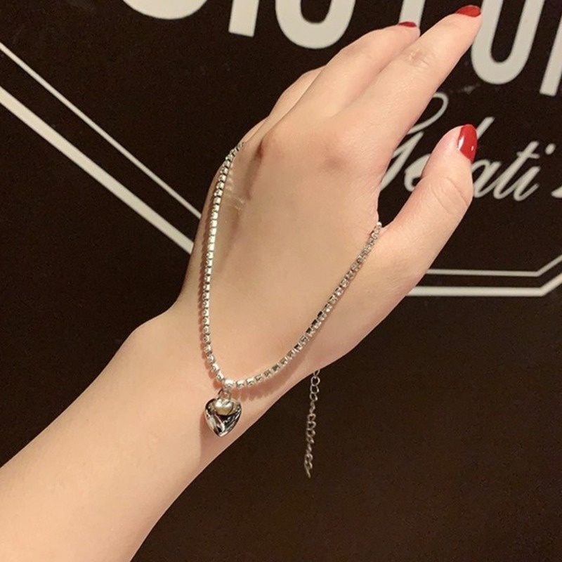 Sweet and cool metal love simple temperament cold wind clavicle chain