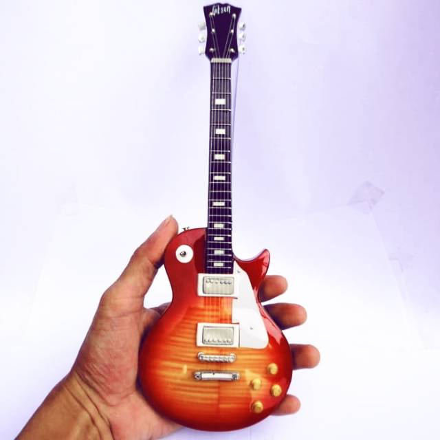 Ready Stock
Miniatur Gitar Gibson Les Paul Traditional
