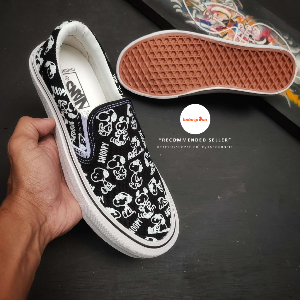 PROMO Sepatu Sneakers Wanita Vans Slip On Snoopy Import Premium, Tag Made in China. Harga Murah