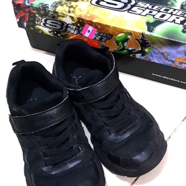 sepatu sekolah skechers