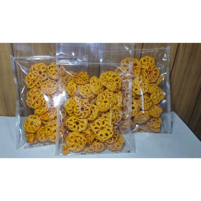 

Kerupuk seblak setan