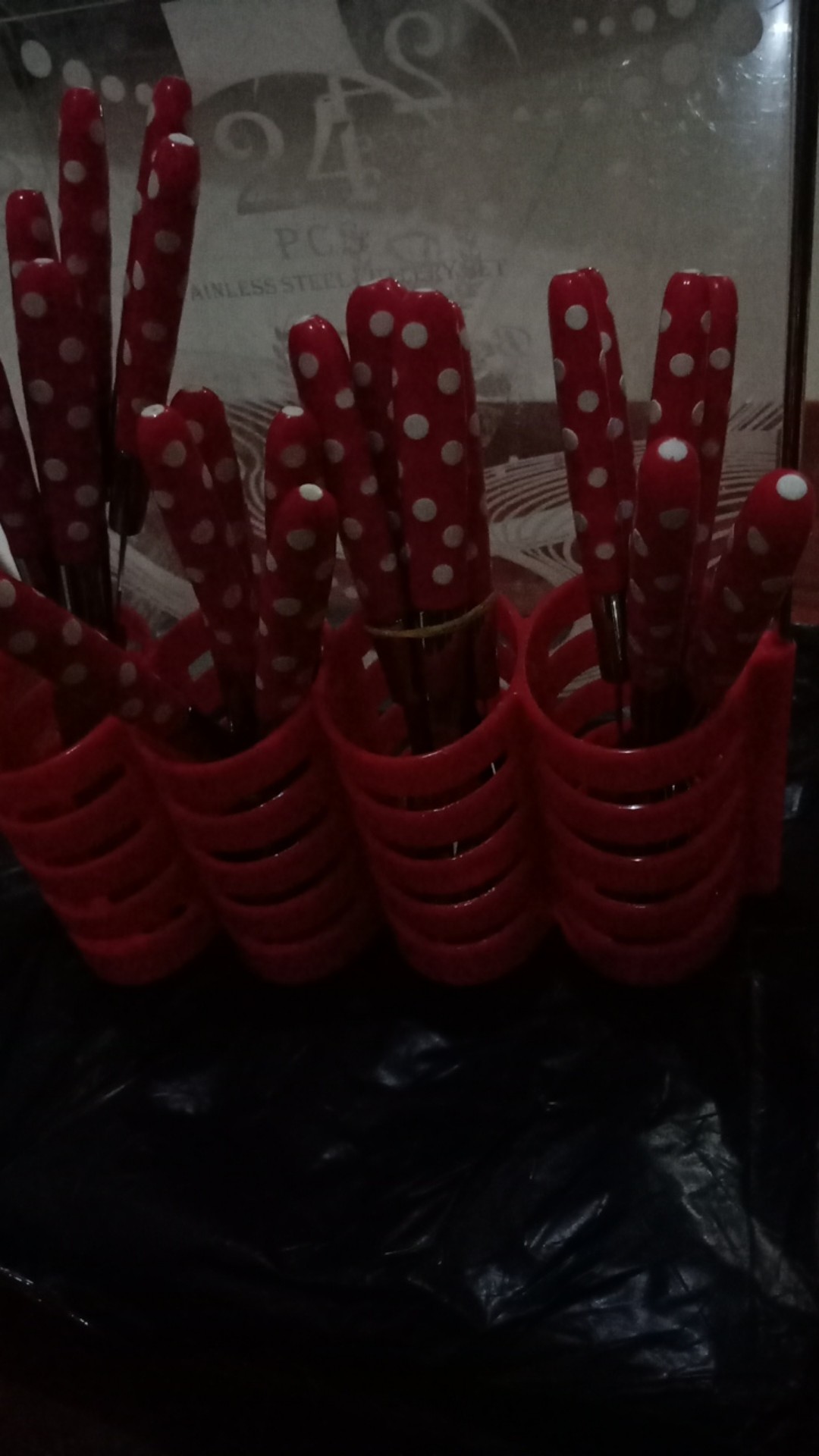 Sendok Set Garpu Pisau Makan Polkadot  Merk 24pcs
