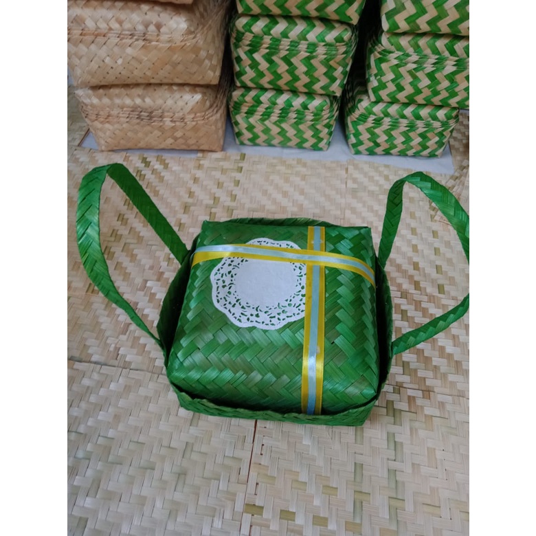 

[ Halodul ] READY STOK SEPASANG Natural BESEK JINJING-besek cangking-besek gagang-tas besek-tas snack-besek jinjing-souvenir pernikahan-seserahan nikah-boxs unik-souvenir unik