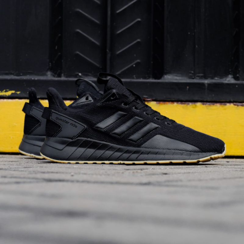 Adidas Questar Ride &quot;All Black Gum&quot;