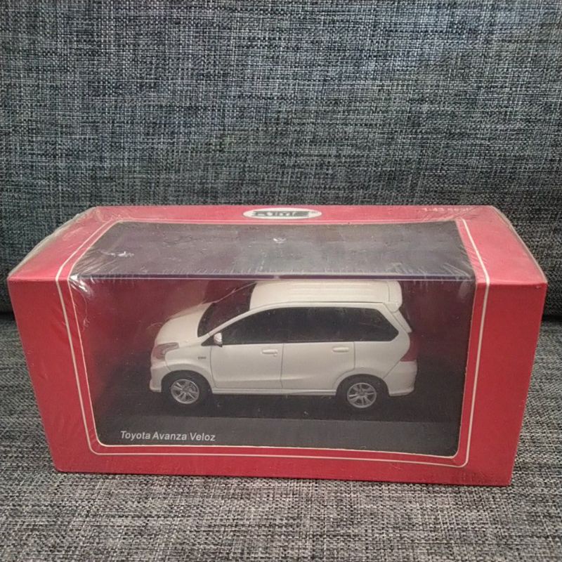 RIMS DIECAST Toyota Avanza Veloz