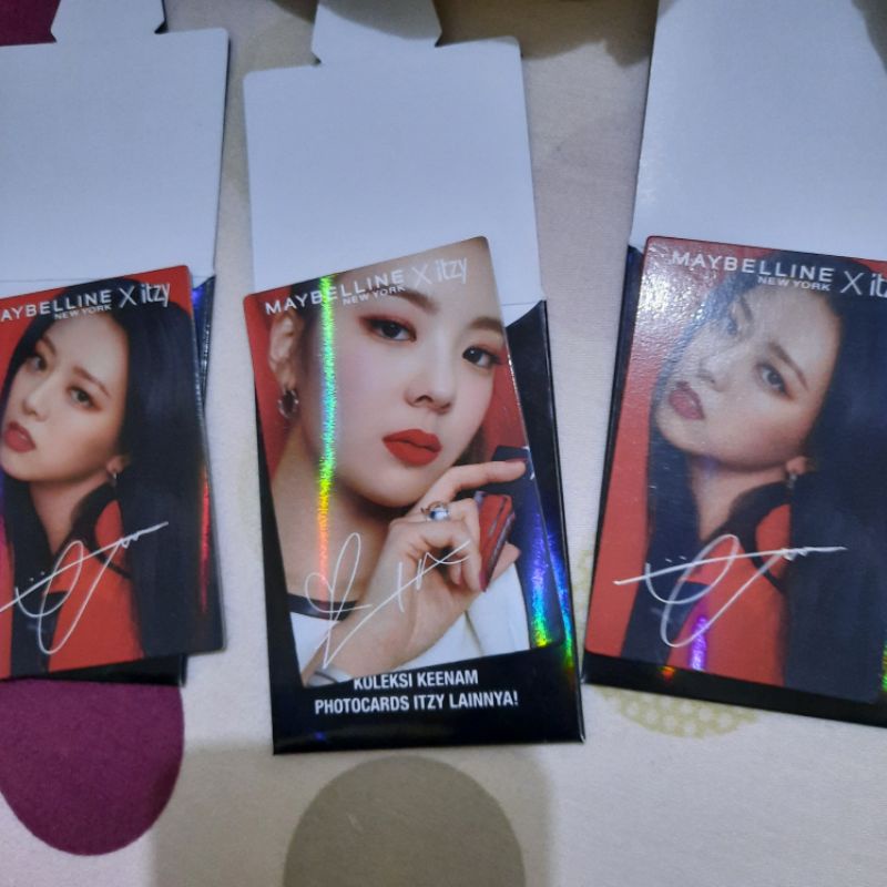 PC photocard ITZY x Maybelline Lia Yuna