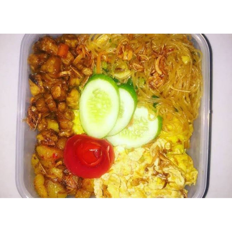 

Nasi kuning rumahan min order 10 bungkus