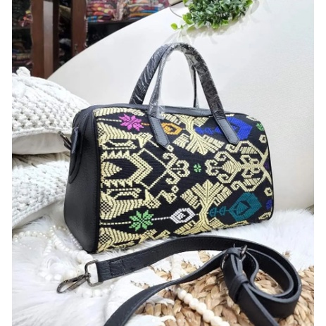 TAS BULAT / HANDBAG / SLINGBAG WANITA KULIT SAPI ASLI MOTIF TENUN NTT REKOMEND UNTUK HADIAH / PERGI 