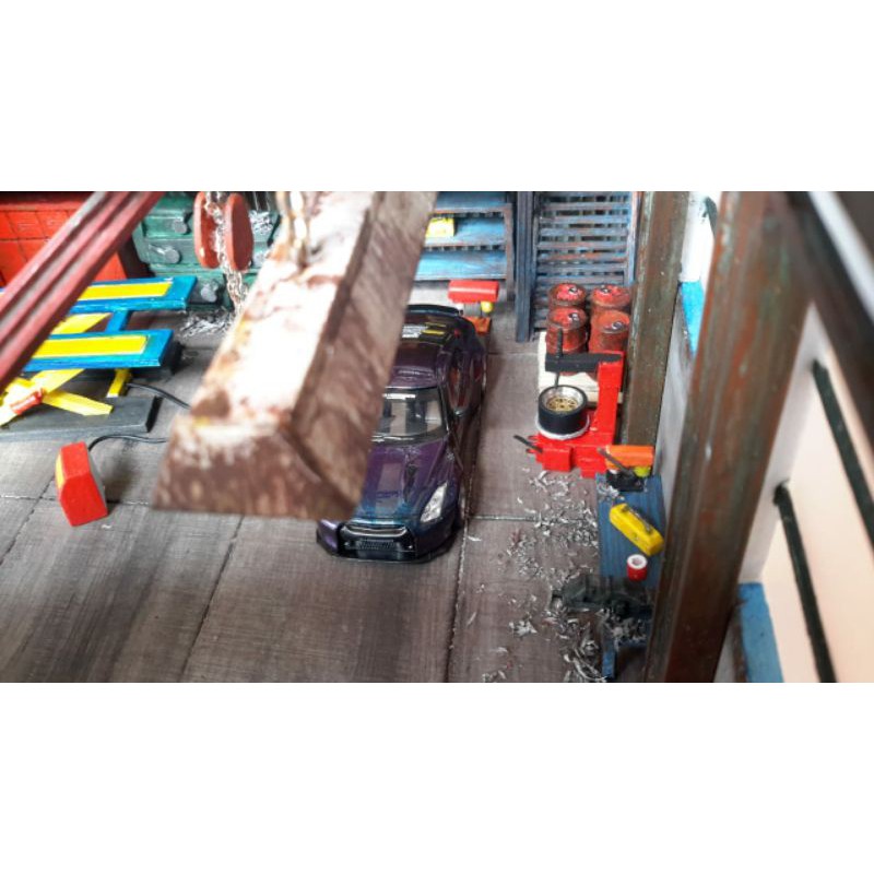diorama bengkel gudang