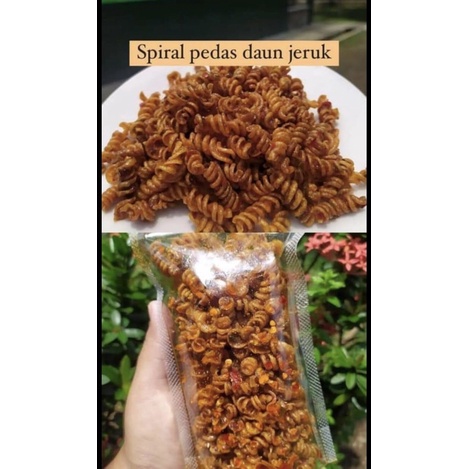 

Makroni Spiral by skipau