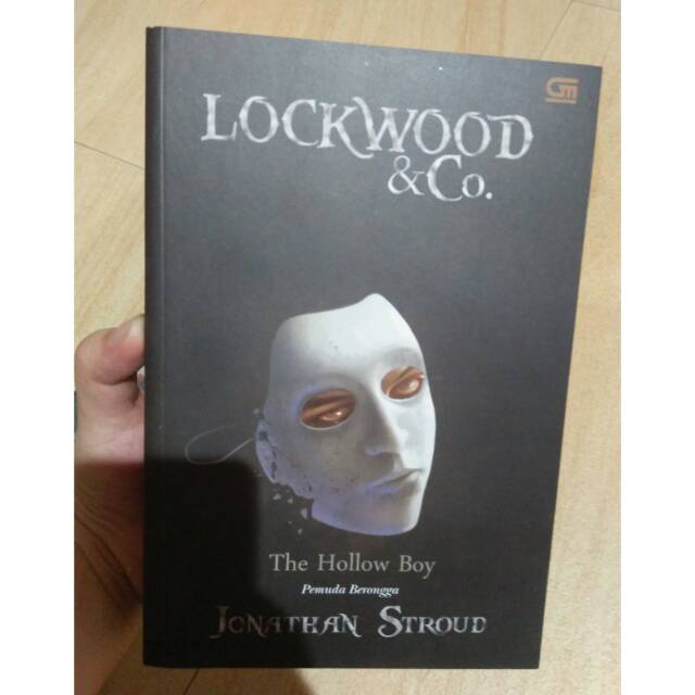 LOCKWOOD & Co. THE HOLLOW BOY - JONATHAN STROUD