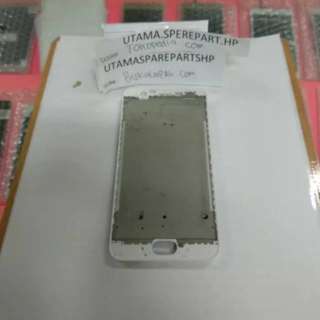 FRAME TULANG TENGAH BEZEL MIDDLE TATAKAN LCD OPO A57