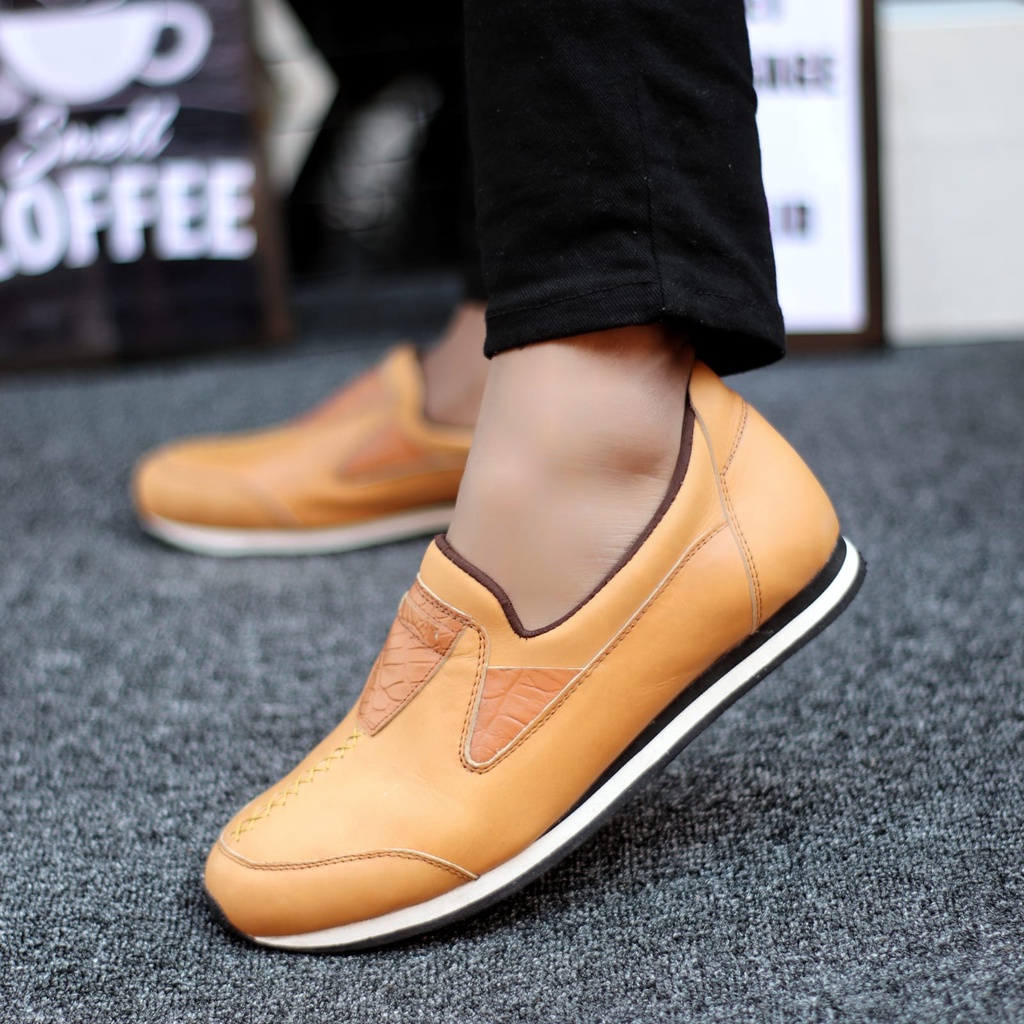 Abrhm Gavin - Sepatu Casual Sneakers Pria Kulit Asli Kerja Santai Hitam