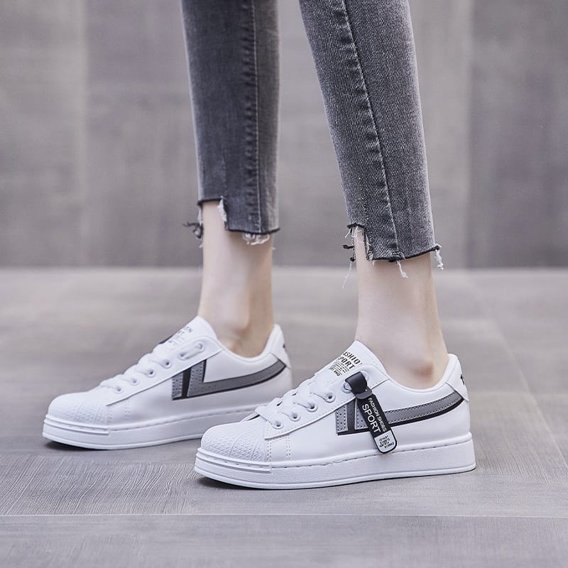 SEPATU PUTIH  SNEAKERS KOREAN DN47