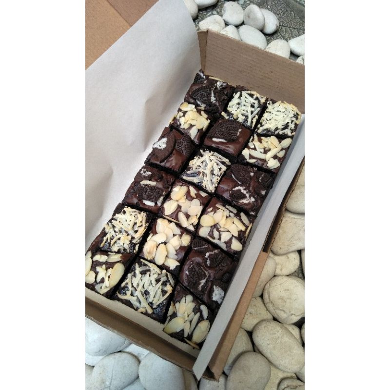 

FUDGE BROWNIES / FUDGY BROWNIES / BROWNIES PANGGANG/ BROWNIES SEKAT