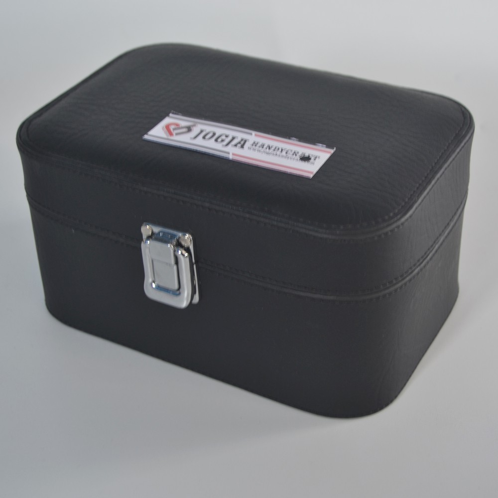 Jewelry Box / Tempat Perhiasan / Kotak Perhiasan dan Accesories (Black Red)