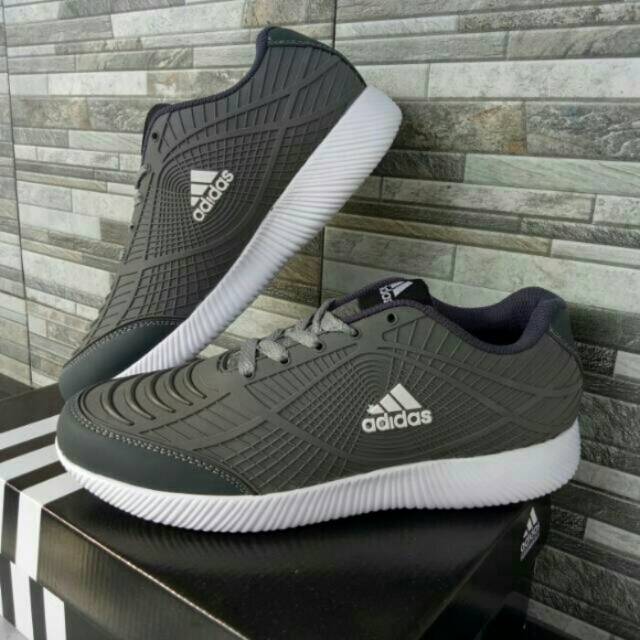  Sepatu  adidas Tahan air cocok di musim  hujan  Shopee 