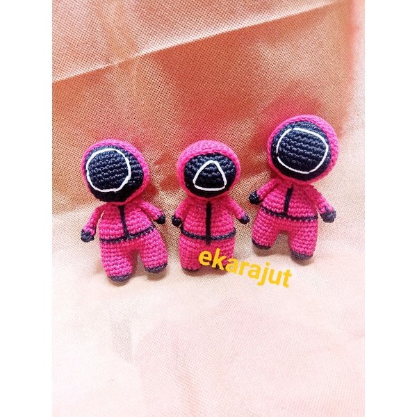 gantungan kunci boneka / boneka rajut/ boneka squid game/boneka rajut amigurumi squid game series